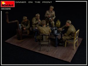 画像6: ミニアート[MA35325]1/35 前線で夕食を取る兵士５体入 (6)