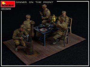 画像4: ミニアート[MA35325]1/35 前線で夕食を取る兵士５体入 (4)