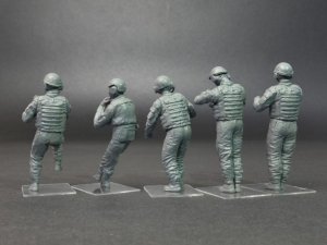 画像2: ミニアート[MA37005]1/35 アメリカ戦車兵５体入 (2)