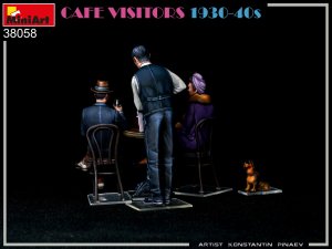 画像5: ミニアート[MA38058]1/35　カフェの客1930-40年代 フィギュア3体&犬1匹 (5)