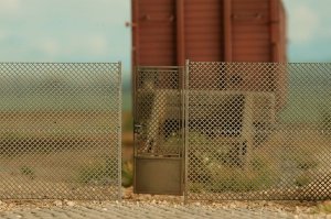 画像2: Model Scene[48131]1/72-1/87 金網フェンス ゲート付 2m (2)