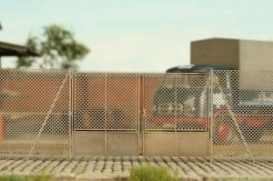 画像3: Model Scene[48131]1/72-1/87 金網フェンス ゲート付 2m (3)