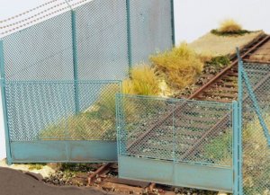 画像4: Model Scene[48141]1/72-1/87 金網ゲート 高い金網フェンス用 (4)