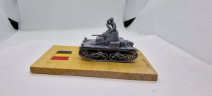 画像4: Mussini（ムッシーニ）[MM072-064]1/72 WWII ベルギー ビッカースT-15軽戦車(乗員1体付) (4)