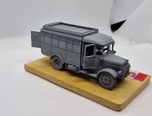 画像2: Mussini（ムッシーニ）[MM072-066]1/72 WWII イタリア フィアットSPA 38R野戦救急車(乗員2体付) (2)