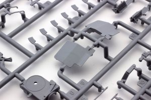 画像15: オレンジホビー[G72-205]1/72 WWII ドイツ陸軍 Sd.Kfz.7/1 8ｔハーフトラック20mm四連高射砲搭載型 初期型 コンプリート版プラスチックモデルキット (15)