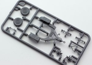 画像13: オレンジホビー[G72-206]1/72 WWII ドイツ陸軍 Sd.Kfz.7/2 8ｔハーフトラック37mm高射砲搭載型 初期型 コンプリート版プラスチックモデルキット (13)