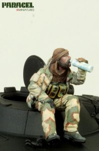 画像6: Paracel Miniatures[MW3519]1/35 シリア政府軍/自由シリア軍 AFV跨乗兵 #13 (水を飲む兵士) (6)