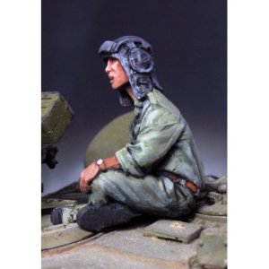 画像3: Paracel Miniatures[NVA3517]1/35 ベトナム戦争 NVA(北ベトナム正規軍)     戦車兵 胡坐をかく射撃手 (3)