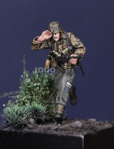画像5: Rado Miniatures[RDM35055]1/35 WWII ドイツ MP40機関短銃を持つ武装親衛隊下士官 ノルマンディー1944 (5)