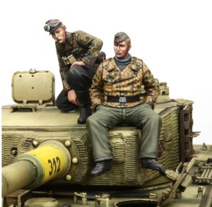 画像3: Rado Miniatures[RDM35065]1/35 WWII ドイツ 武装親衛隊 戦車兵セット 1944-1945年(2体入) (3)