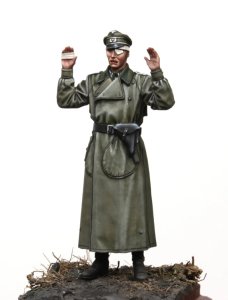 画像3: Rado Miniatures[RDM35067]1/35 WWII ドイツ 降伏する負傷した国防軍将校 1941-1945年 (3)