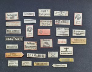 画像3: Reality in Scale[RIS35303]1/35 WWIIドイツ戦時標語ポスターシート&木製軍独語用看板セット (3)