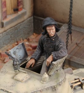 画像1: RoyalModel[RM546]1/35 伊 WWIIM13/40中戦車搭乗員 (1)