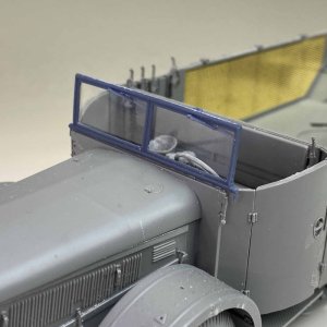 画像4: RoyalModel[RM1097]1/35 WWII 8.8cm対空自走砲 フォマーグ9t用フロントガラス(ダスヴェルク用) (4)