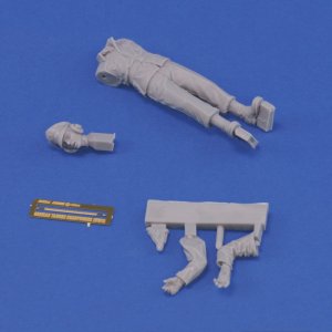 画像3: RoyalModel[RM1123]1/35 WWII ドイツ 左手を挙げる戦車指揮官 (3)