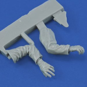 画像4: RoyalModel[RM1123]1/35 WWII ドイツ 左手を挙げる戦車指揮官 (4)