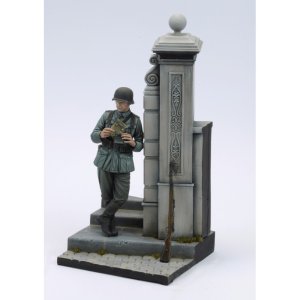 画像2: RoyalModel[RM958]1/24(75mm) WWII ドイツ 食事をとる兵士 (2)