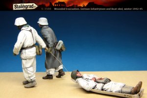 画像2: スターリングラード[ST3588]1/35ドイツ冬季装備歩兵(8)負傷兵をソリで搬送するドイツ兵3体セット(ソリ付) (2)