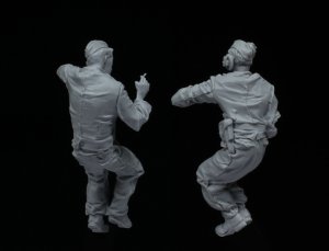 画像4: スターリングラード[ST3179]1/35 WWIIドイツパンター戦車搭乗員セット 小休止する戦車兵(2体入) コーヴェリ1944年4月 (4)