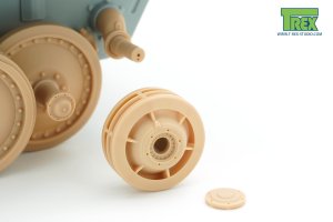 画像2: T-Rex Studio[TR35075-3]1/35 WWII ドイツパンサー戦車600mm径誘導輪 整備分解仕様 1個セット(タミヤ用) (2)