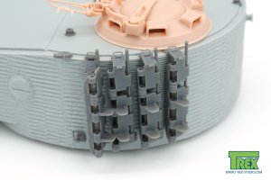 画像2: T-Rex Studio[TR35201]1/35 WWII ドイツ タイガーI重戦車後期型(40mm厚天板)用 予備履帯ホルダーセット(10個入/滑り止め付履帯20個付) (2)