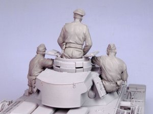 画像5: TANK[T-35108]1/35 WWII独 戦車兵 III/IV号戦車(夏)1939-45 (3体) (5)