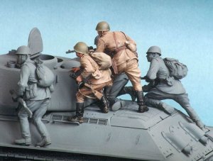 画像3: TANK[T-35010]1/35 WWII露 自動車化歩兵 #2(夏)1943-45(2体) (3)