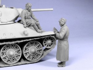 画像4: TANK[T-35045]1/35 WWII露 戦車将校 (冬)1941-42 (2体) (4)