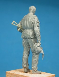 画像2: TANK[T-35172]1/35 現用露 ロシア義勇戦車兵(ノヴォロシア2014夏)(1体) (2)