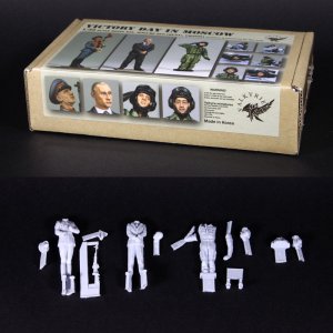 画像3: Valkyrie Miniature[VM35001]1/35 現用 露/ソ モスクワ戦勝記念日セット(3体+バスト1体入) (3)