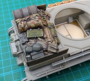 画像2: Work Shop Shin[M-20218]1/35 後部積載荷物セット（4号戦車系列用） (2)