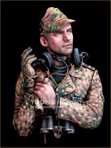 画像2: Young Miniatures[YM18100]1/10 WWII ドイツ武装親衛隊 戦車兵下士官 胸像 (2)