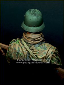 画像4: Young Miniatures[YM18101]1/10 WWII ドイツ武装親衛隊 小銃を抱える若き歩兵 胸像 (4)