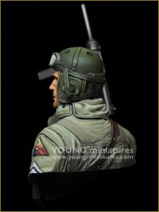 画像3: Young Miniatures[YM1881]1/10 WWIIアメリカ陸軍戦車兵長「車上の地獄」 (3)