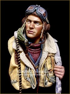 画像2: Young Miniatures[YM1891]1/10 WWII バトル・オブ・ブリテン イギリス空軍戦闘機パイロット胸像 (2)