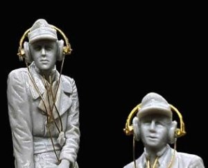 画像2: ARTOプロダクション[ARP35031]1/35  第101SS重戦車大隊タイガーI 無線手 & 操縦手(半身像) (2)