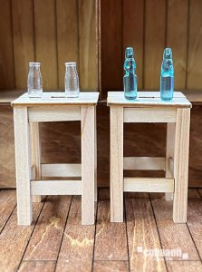 画像3: コバアニ模型工房[SP-013]温泉宿のみんなのイス（牛乳ビン2本ラムネ２本付） (3)