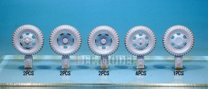 画像2: DEF.MODEL[DW30007]GMC CCKW 6×6 1/2t カーゴトラック 自重変形タイヤ（タミヤ/ホビーボス用） (2)