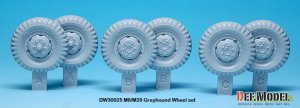 画像2: DEF.MODEL[DW30025]WW2 米 M8/M20 グレイハウンド 自重変形タイヤセット（タミヤ用） (2)