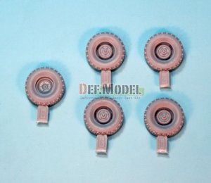 画像2: DEF.MODEL[DW35022]U.S. RSOV ディフェンダー 自重変形タイヤ（ホビーボス用） (2)