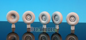 画像3: DEF.MODEL[DW35027]RSOV ディフェンダー MT 自重変形タイヤ（ホビーボス用） (3)