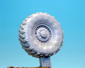 画像2: DEF.MODEL[DW35040]M1083 FMTV カーゴトラック Mich.XL 自重変形タイヤ（トランぺッター用） (2)