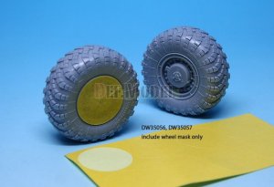 画像4: DEF.MODEL[DW35057]スカッドB w/MAZ-543 自重変形タイヤ2（ドラゴン用） (4)