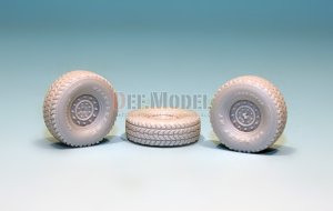画像3: DEF.MODEL[DW48002]1/48 HMMWV MT 自重変形タイヤ（タミヤ用1/48） (3)