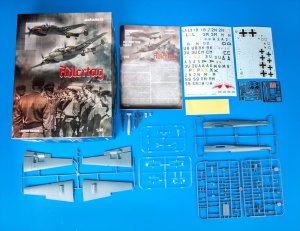 画像2: エデュアルド [EDU11145]1/48 「鷹の日」Bf110C/Dリミテッドエディション (2)