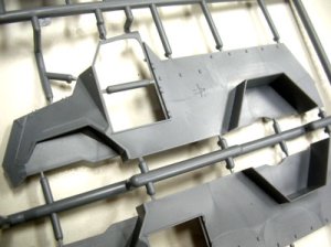 画像3: IBG[PB35020]　1/35 加・シボレーC15TA装甲４輪トラック (3)