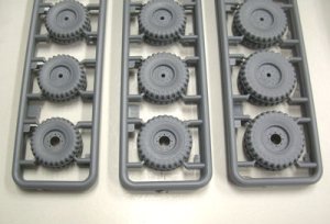 画像2: IBG[PB35020]　1/35 加・シボレーC15TA装甲４輪トラック (2)