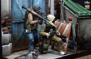 画像3: ナッツプラネット[T75015]1/24 ルッカー 火炎瓶で待ち伏せる男 (3)