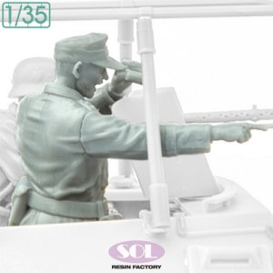 画像2: SOL MODEL[MM1059]1/35 WWII ドイツ Sd.Kfz.250/3軽装甲無線車 指揮官 (2)